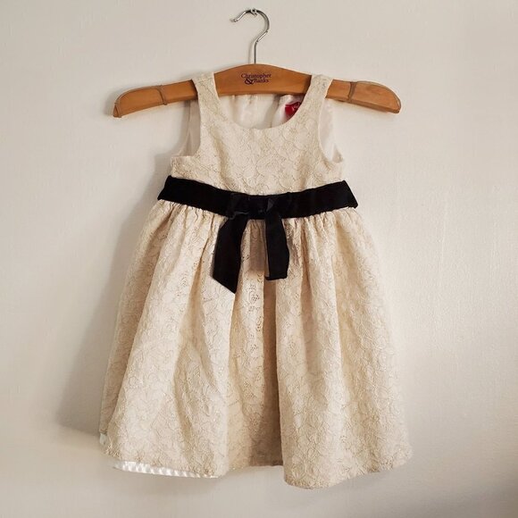 Cute Toddler Girl Dress  White/Cream Size 4T - Picture 1 of 10
